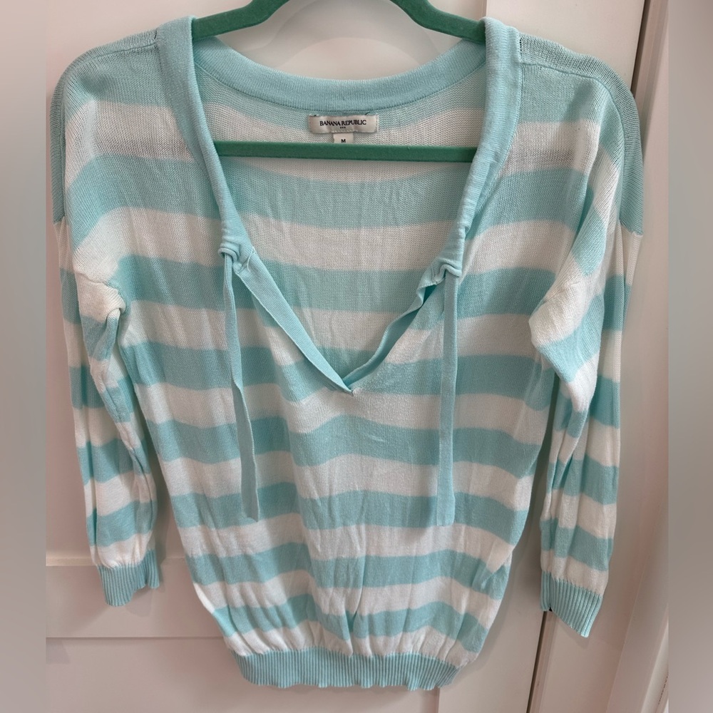 Banana Republic Light Blue and White Knit Top